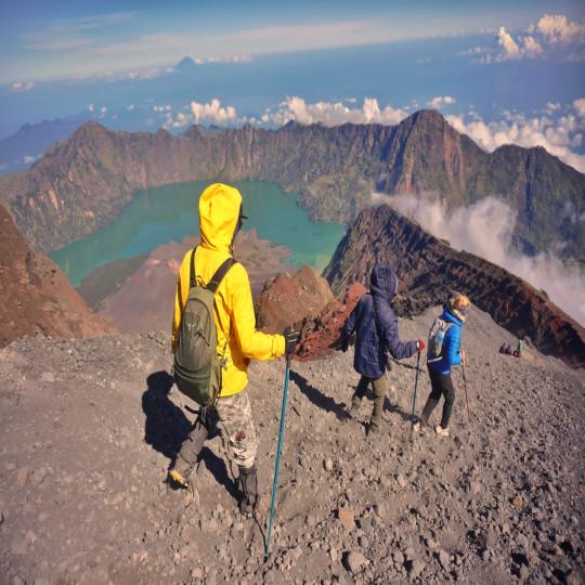 4D-3N Mount Rinjani Summit Trek