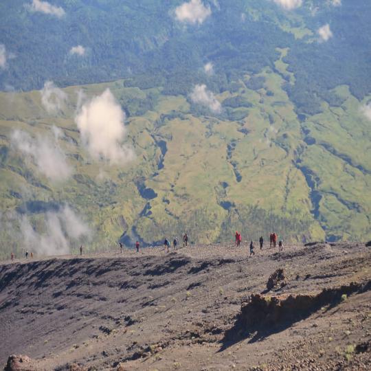 Mount Rinjani Trekking 3D/2N Sembalun to Torean