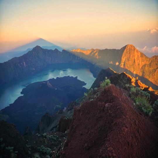 Mount Rinjani Trekking 3D/2N Sembalun to Torean