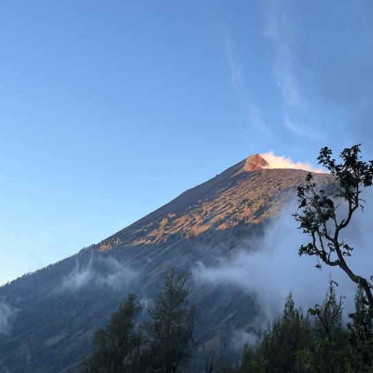 Mount Rinjani Trekking 3D/2N Sembalun to Torean